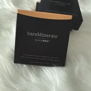 NIB bareMinerals BAREPRO 16HR Skin-Perfecting Powder Foundation